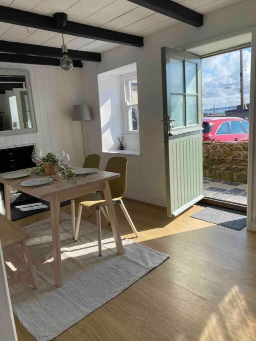 Seagulls Cottage, Touching Distance From Beach Mousehole Esterno foto