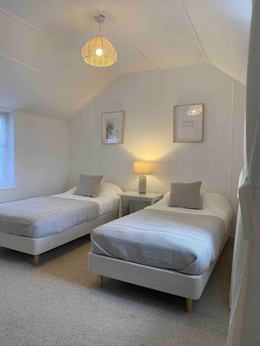 Seagulls Cottage, Touching Distance From Beach Mousehole Esterno foto